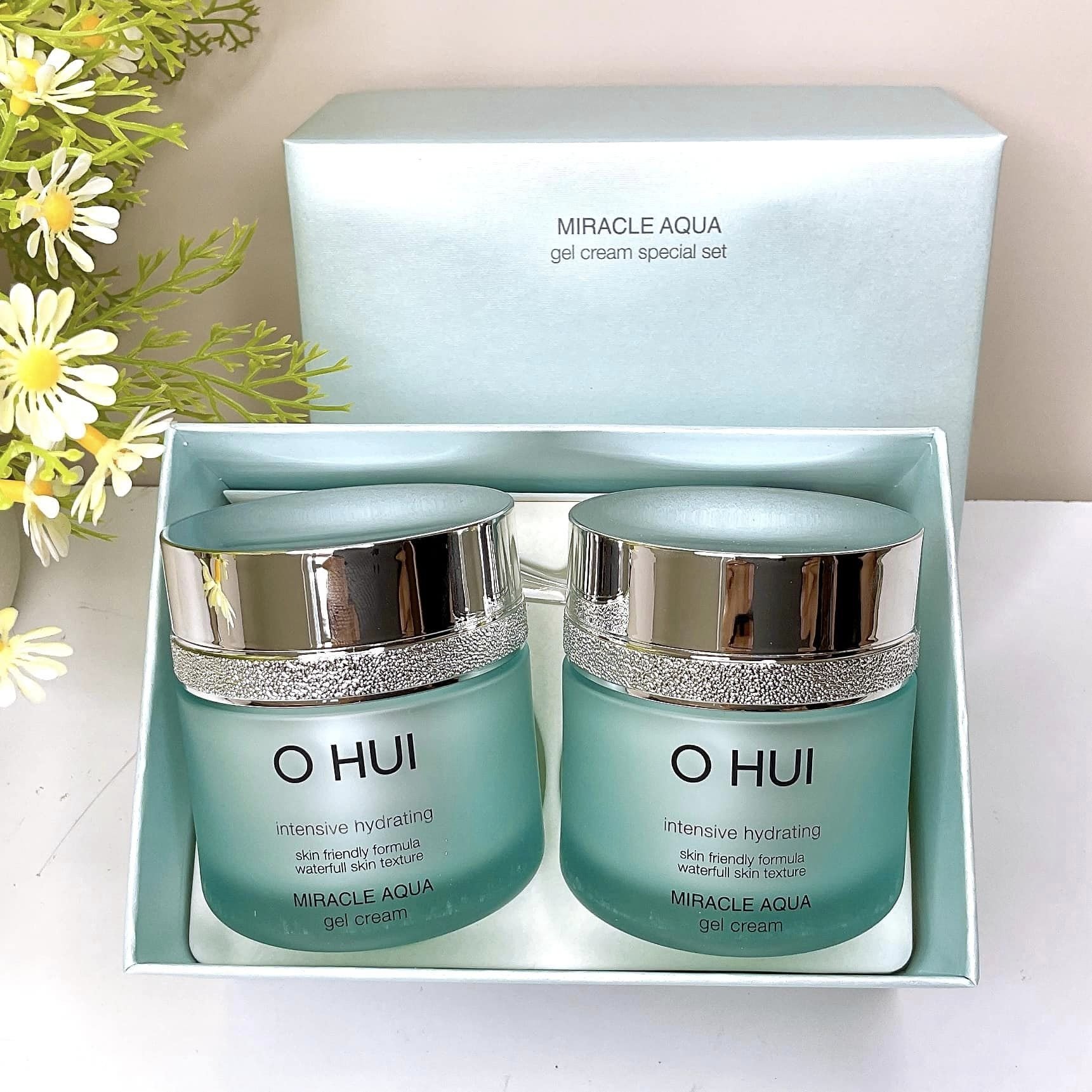 KEM DƯỠNG OHUI MIRACLE MOISTURE CẤP ẨM SÂU CHO LÀN DA MỀM MƯỢT CĂNG BÓNG
